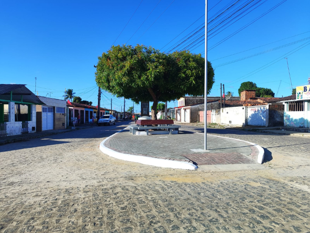 Praça da Bíblia, em Alhandra, passa por melhorias e adequações para garantir mais conforto e segurança à população
