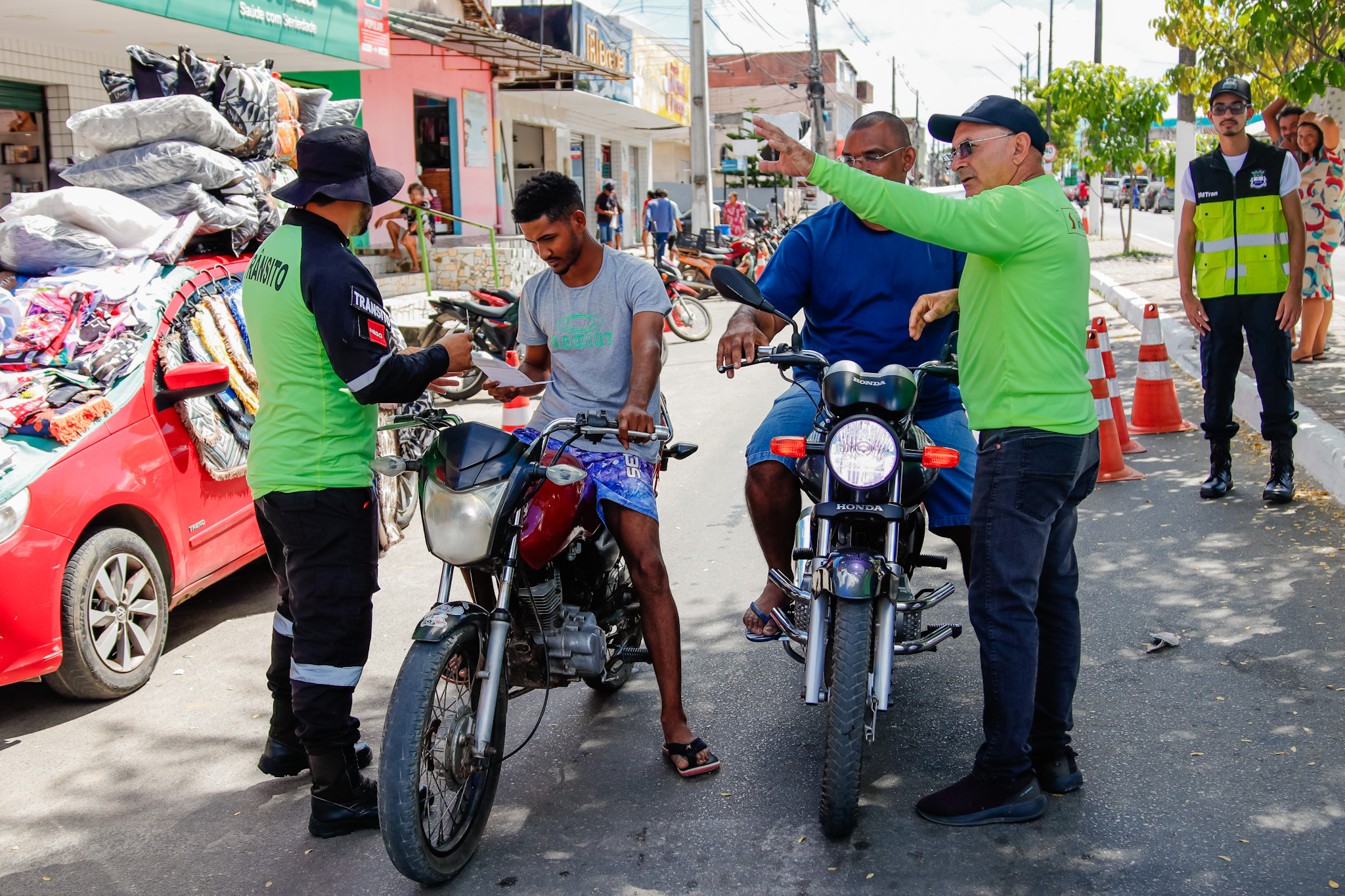 Blitz educativa marca início da campanha Maio Amarelo em Alhandra!