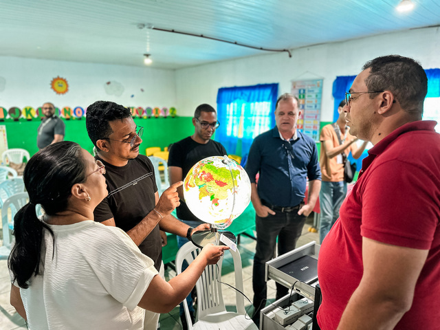 Profissionais da educação de Alhandra participam de formação com foco em recursos tecnológicos e práticas inovadoras