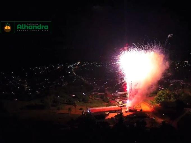 Alhandra e Mata Redonda celebram a chegada de 2023 com tradicional queima de fogos
