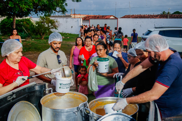 Cozinha Comunitária é retomada com força total em Alhandra, levando alimento e dignidade a quem mais precisa