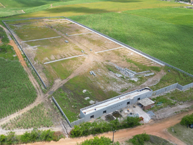 Prefeitura de Alhandra conclui 40% da construção do cemitério municipal; obra segue em ritmo acelerado
