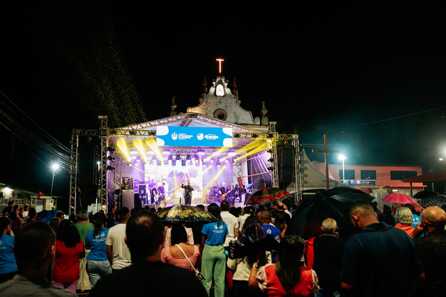 Alhandra celebra a Padroeira Nossa Senhora da Assunção com missa e show de Diego Fernandes