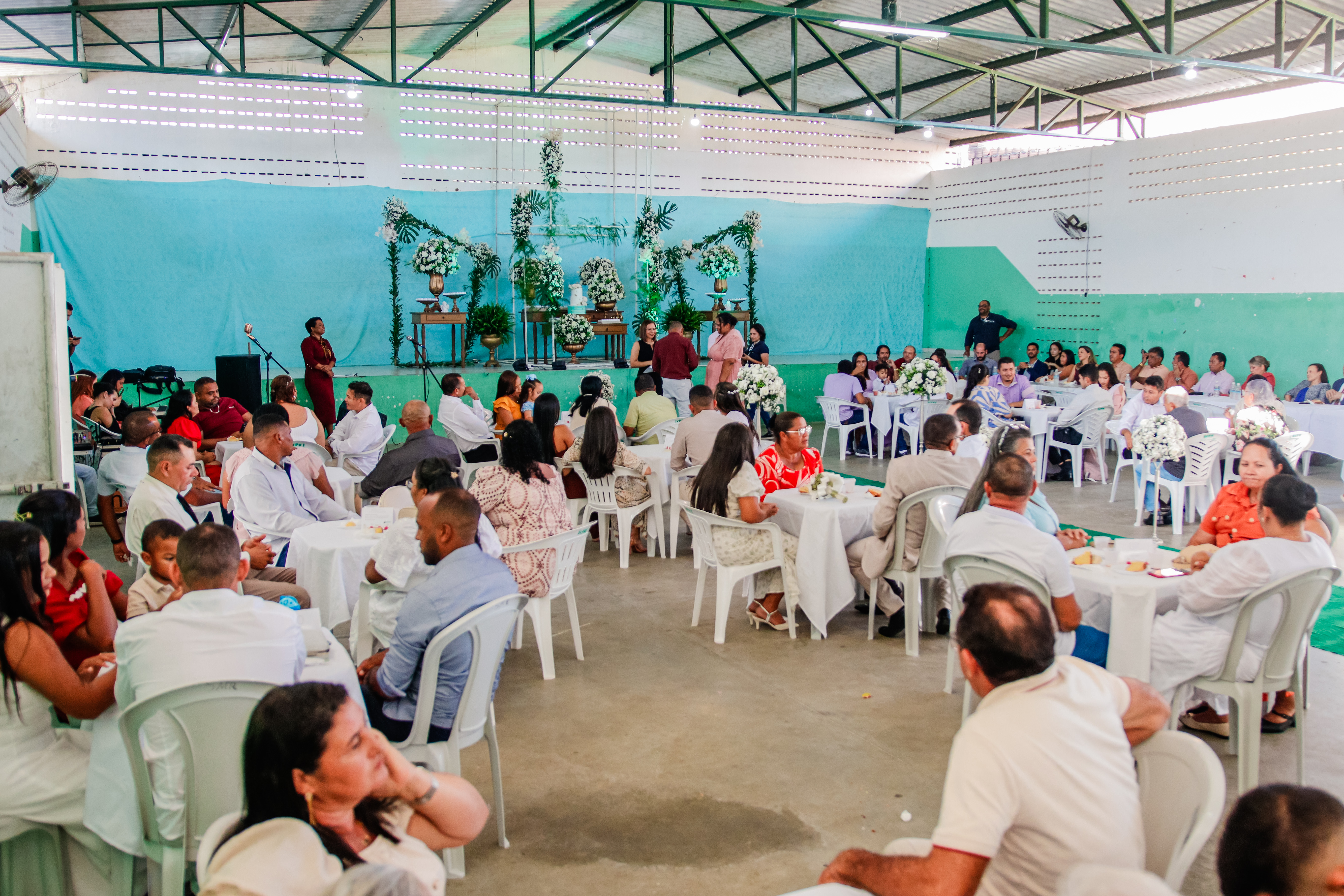 Prefeitura de Alhandra celebra amor e cidadania ao promover cerimônia que oficializou união de 25 casais