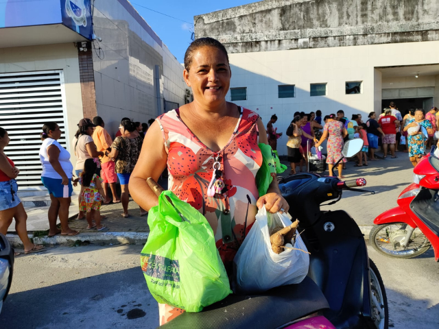 Famílias assistidas pela Prefeitura de Alhandra são beneficiadas com 6 toneladas de alimentos por meio do PMAAF

