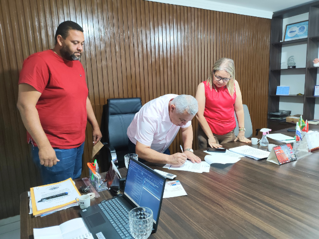 Assinatura de ordem de serviço para pavimentação asfáltica em Mata Redonda é assinada e Prefeitura de Alhandra deve iniciar serviços em fevereiro