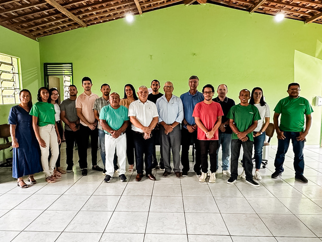 Prefeitura de Alhandra realiza reunião para planejamento do reflorestamento das margens do rio que divide os municípios de Alhandra e Caaporã!