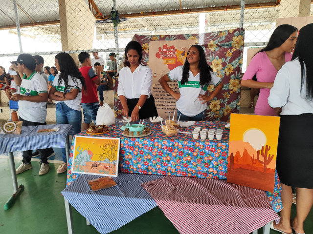 Exposição Cultural "Meu Canto Nordeste" celebra a cultura regional na Escola Municipal Professora Zélia Correia do Ó, em Alhandra
