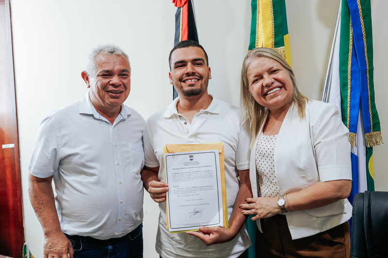 Prefeitura de Alhandra amplia serviço público e empossa 57 novos servidores para fortalecer atendimento à população