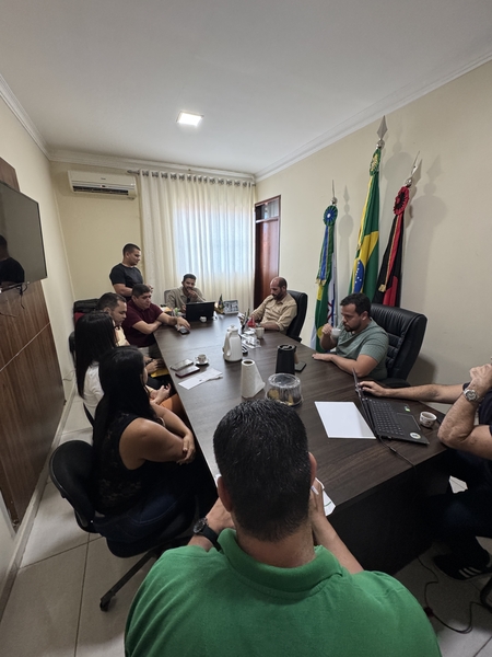 Prefeitura de Alhandra realiza reunião de alinhamento para a terceira edição do Prefeitura nos Bairros